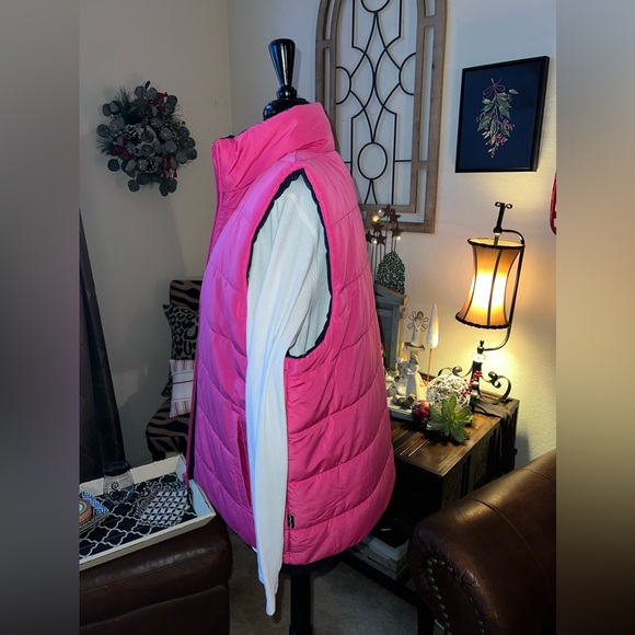 Reversible Navy/Hot Pink Vest - Picture 4 of 11